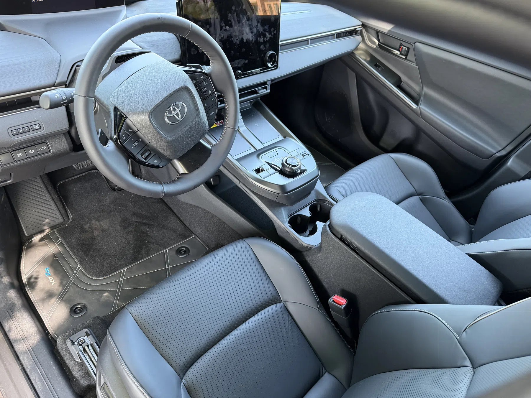 interieur bz4x