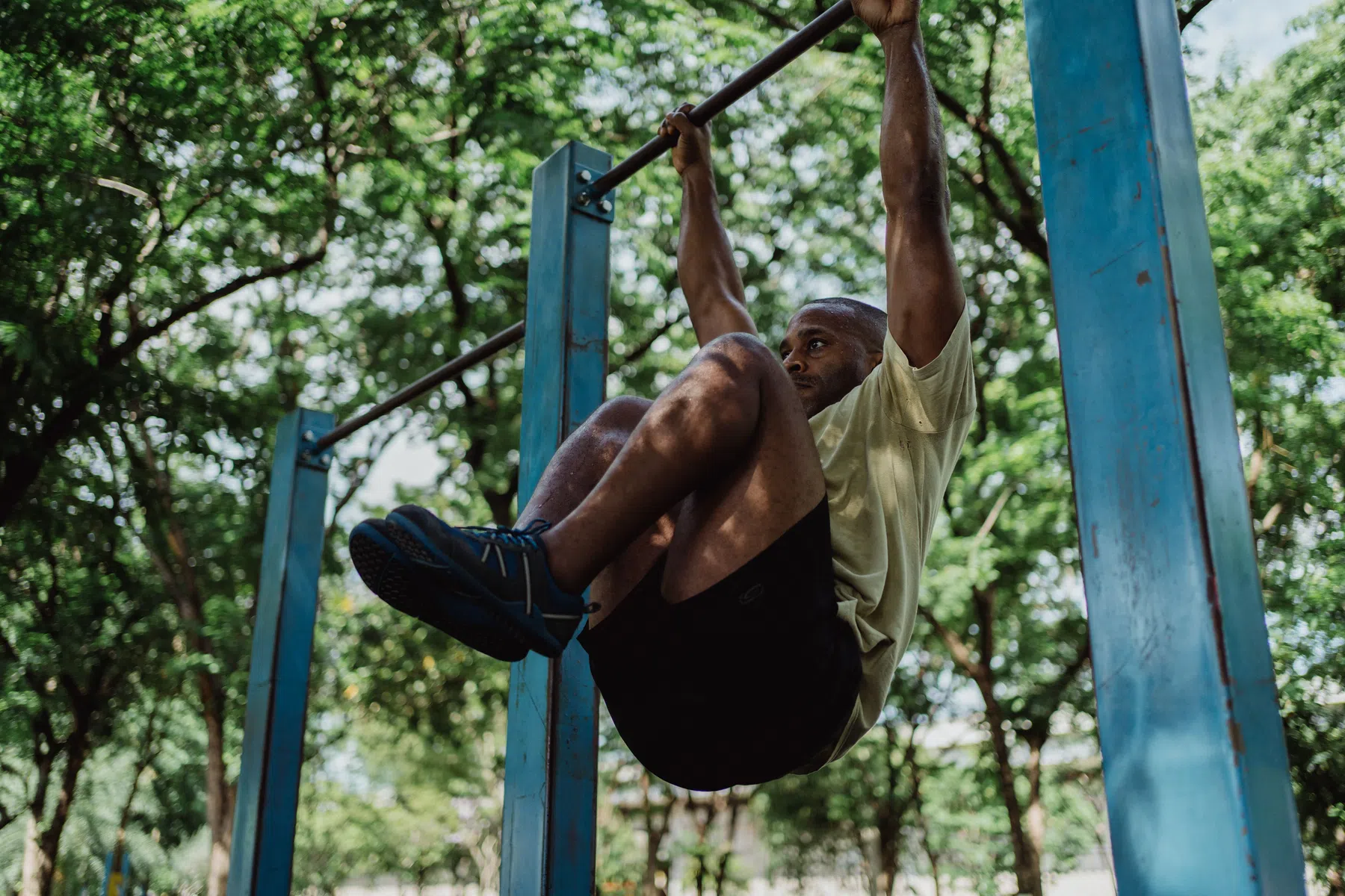 Hanging knee raises