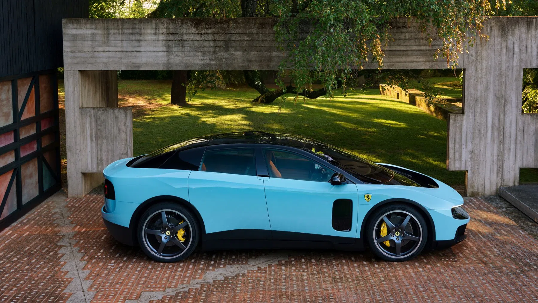 Ferrari Luce