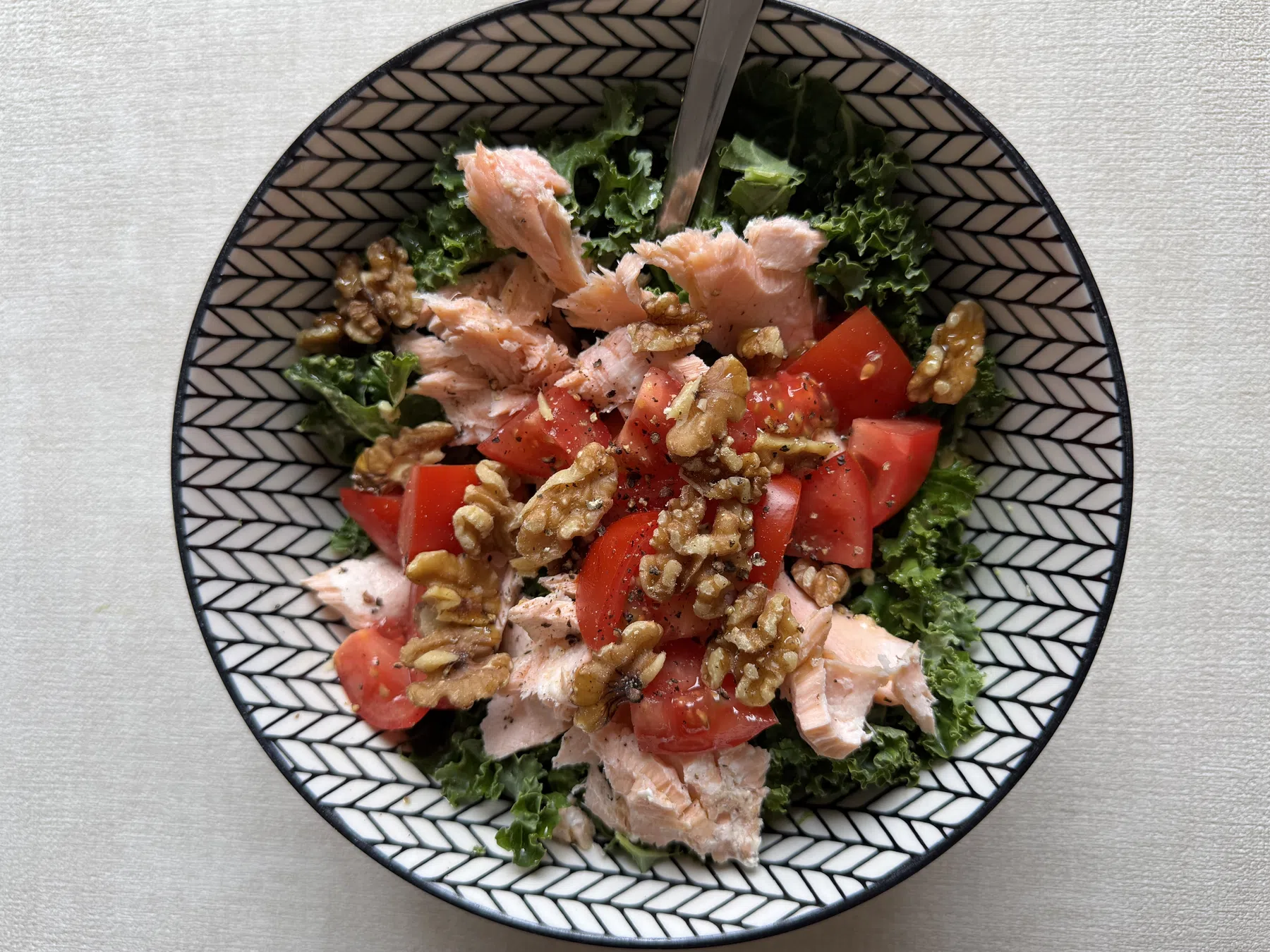 Salade zalm avocado tomaat