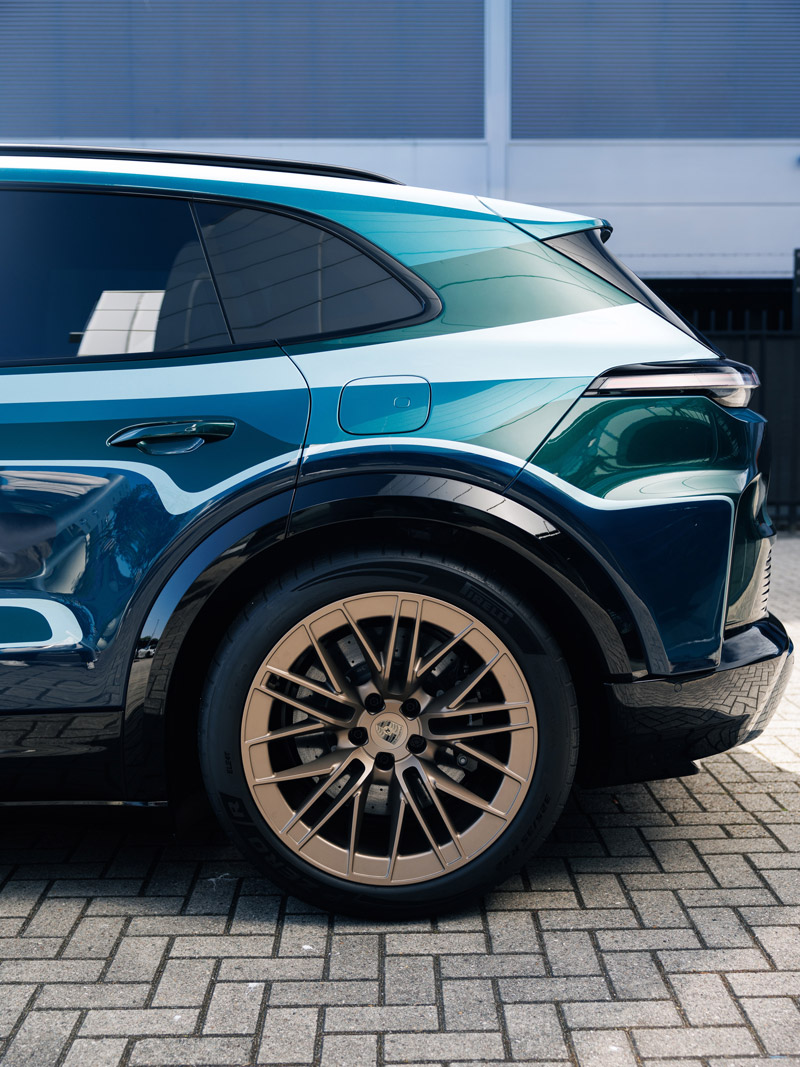 Porsche Cayenne Electric PTS