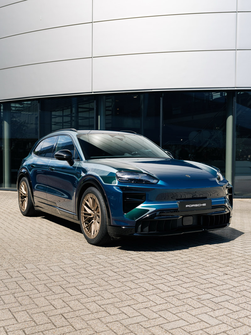Porsche Cayenne Electric PTS