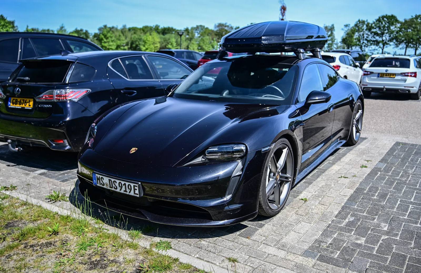 Porsche Taycan GTS met skibox