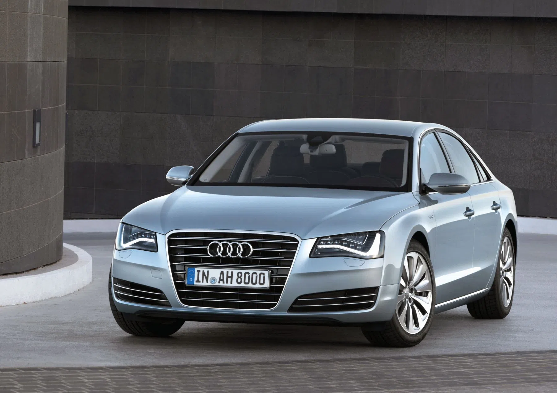 Audi A8 (D4)