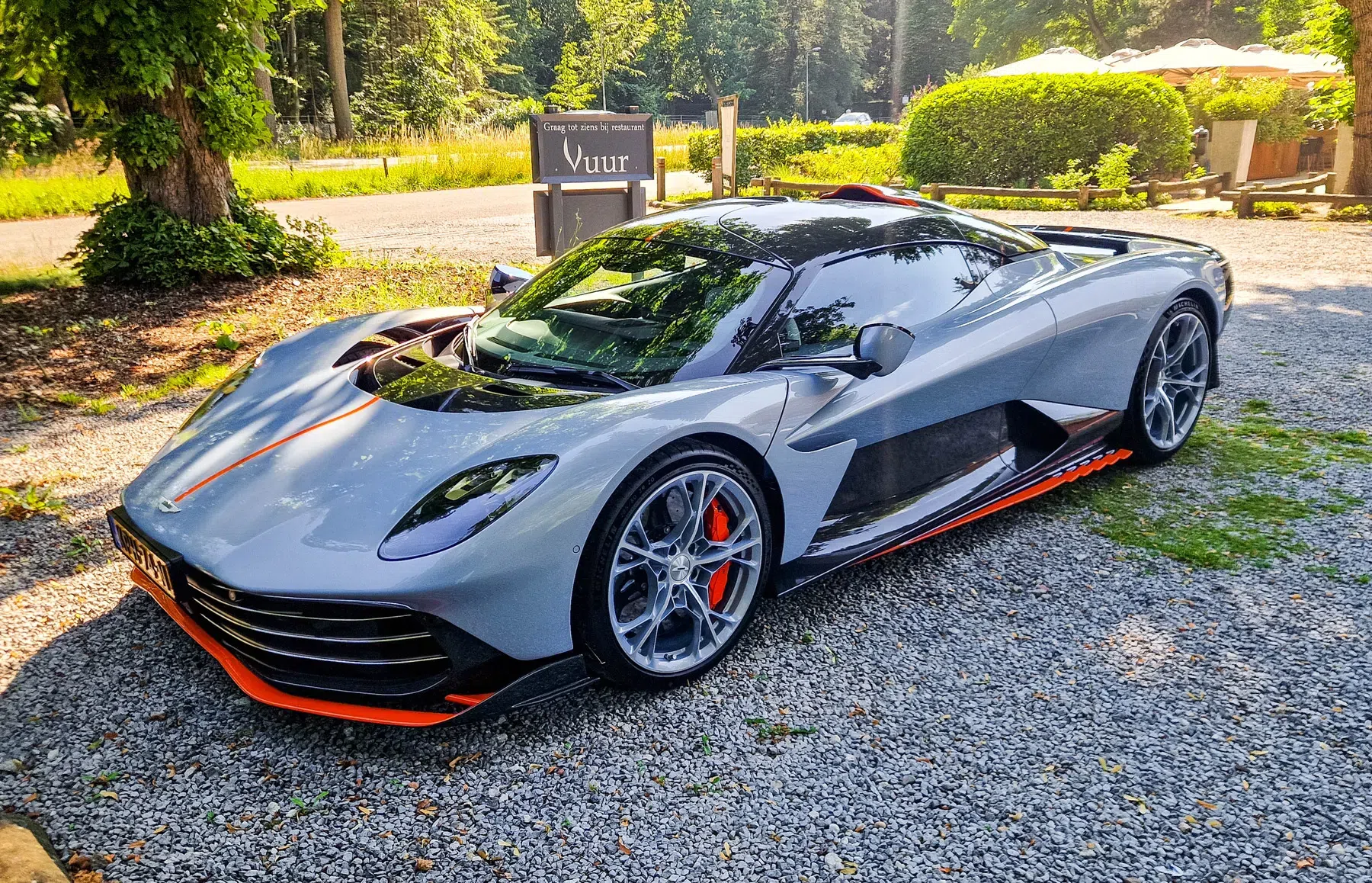 Aston Martin Valhalla