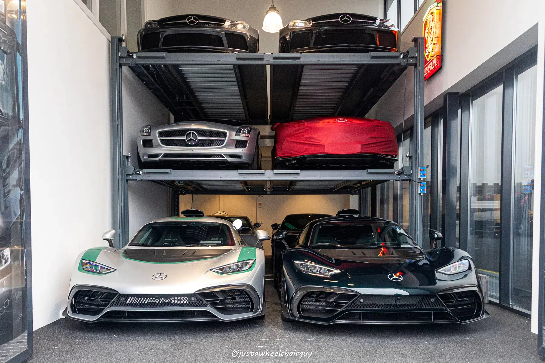 Mercedes garage