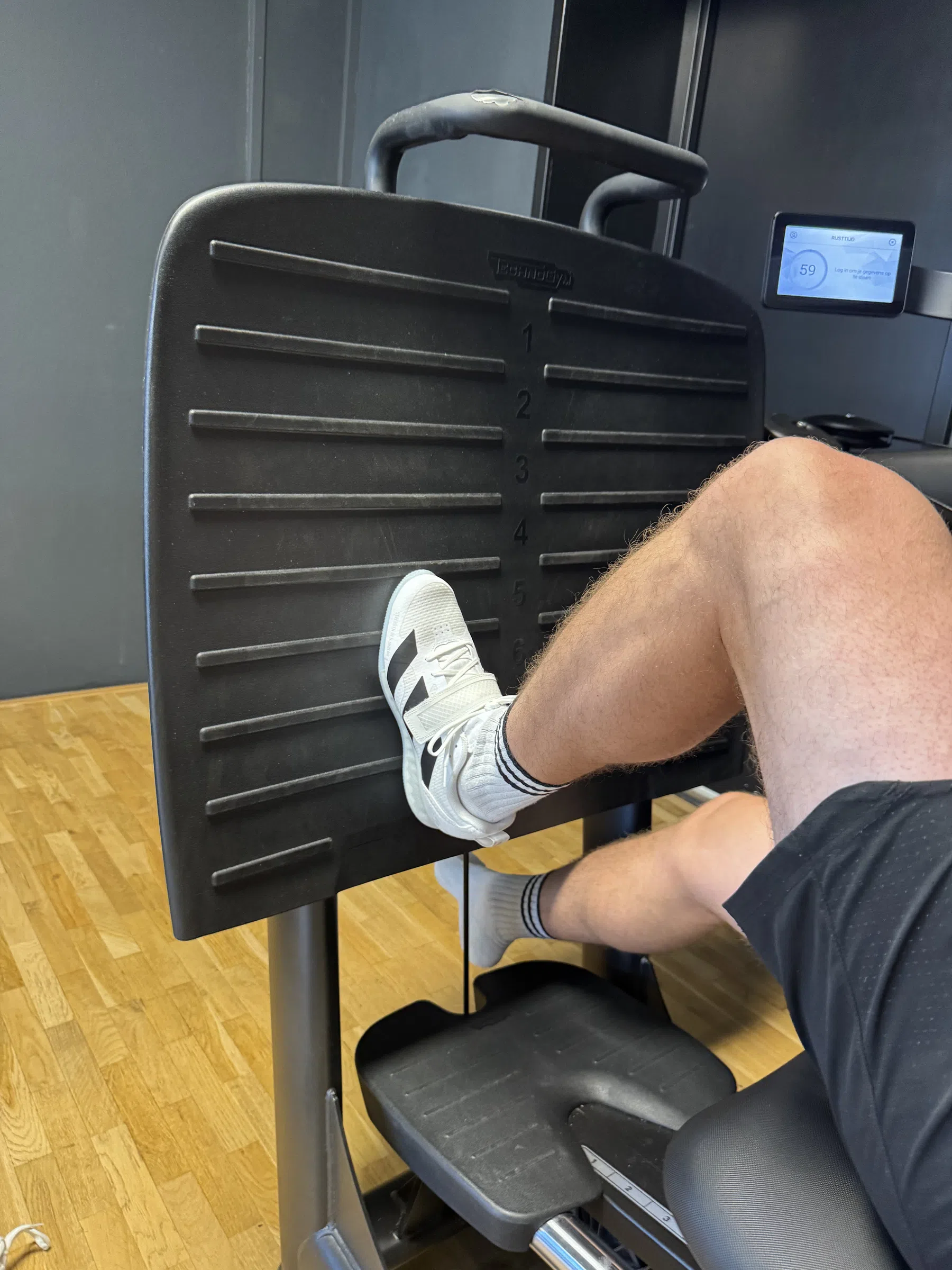 adipower 4 op leg press