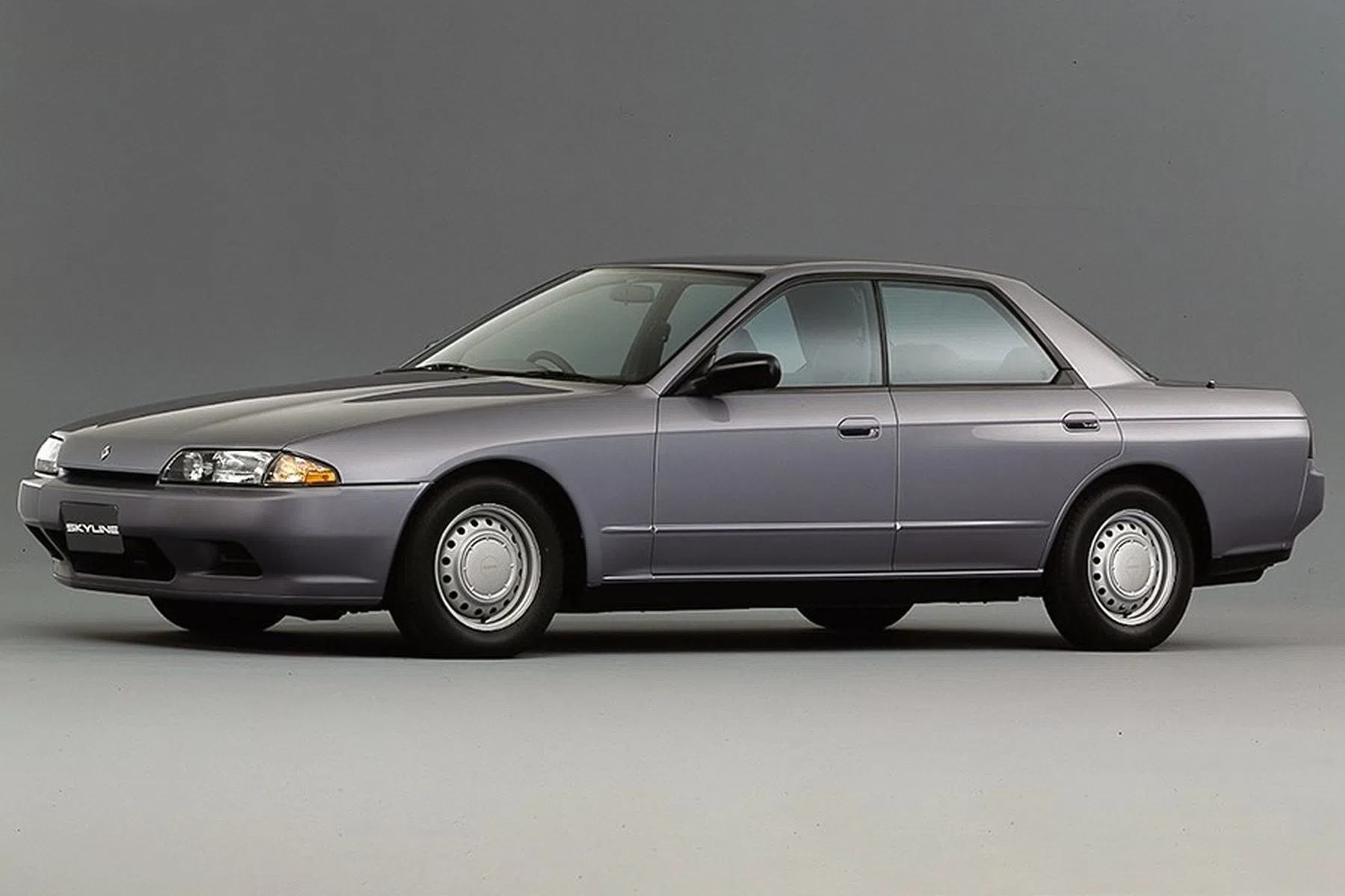 Nissan Skyline GXi (R32)