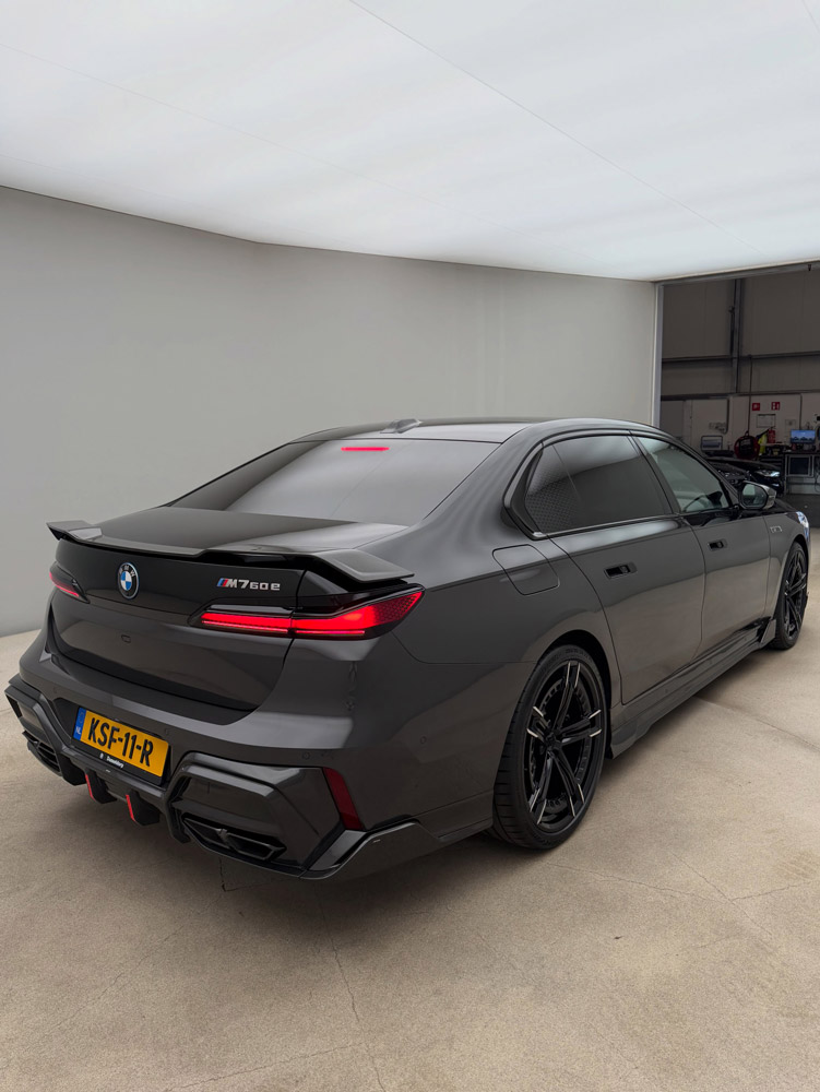 Andy van der Meijde BMW M760e