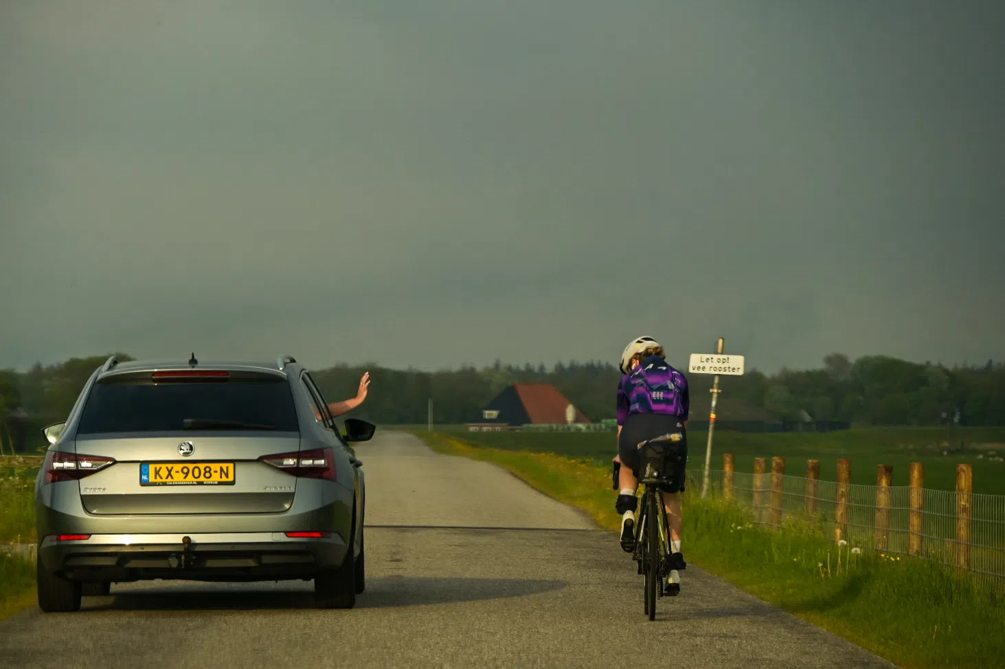 Eva met de hulpauto