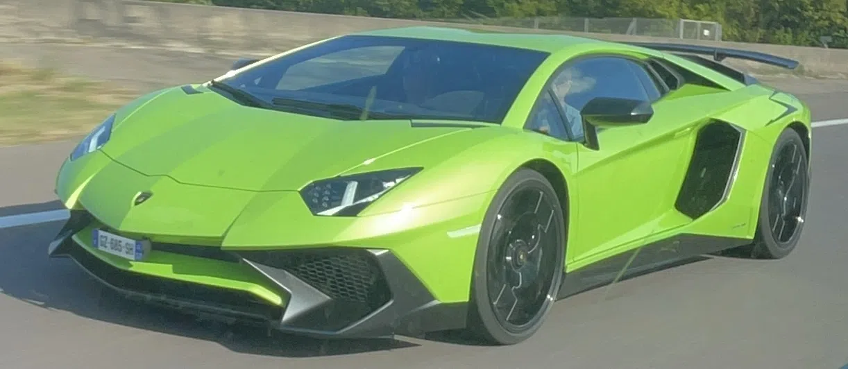 Lamborghini Aventador LP750-4 SV