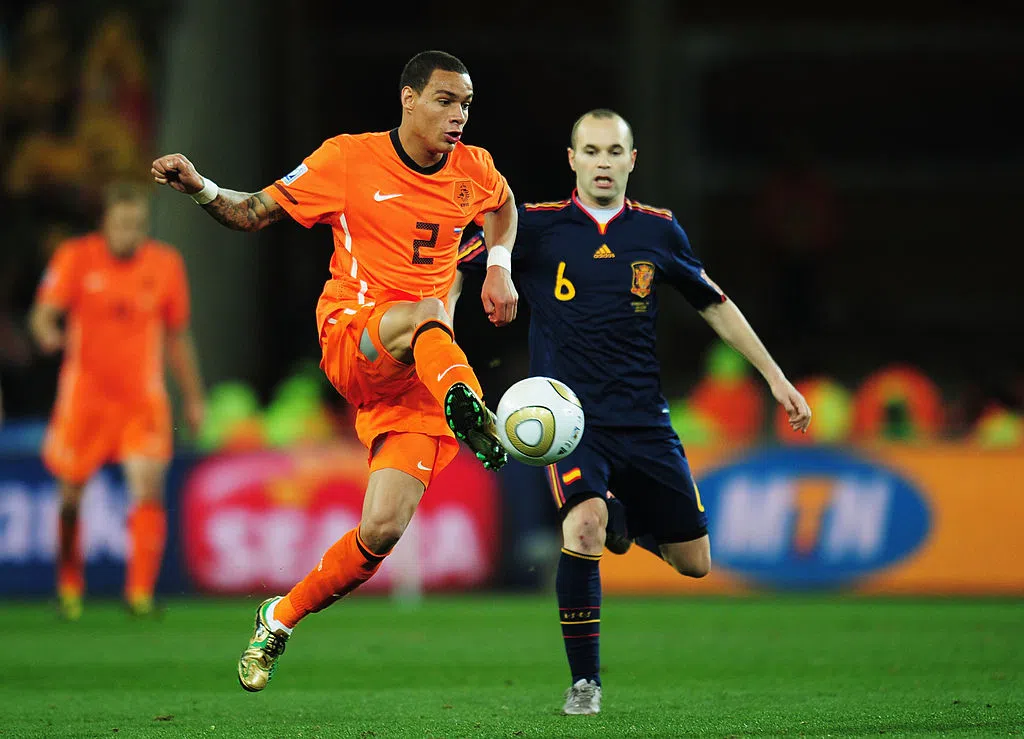 Gregory van der Wiel in de WK finale van 2010