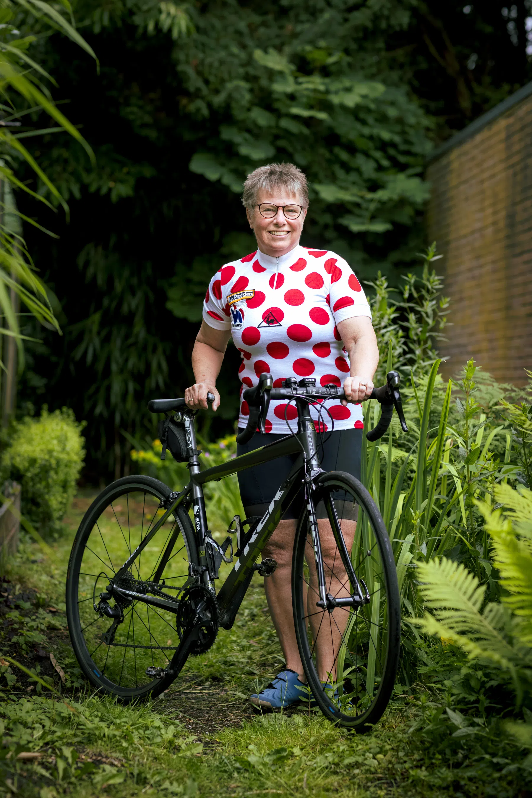 Heleen in haar bolletjestrui