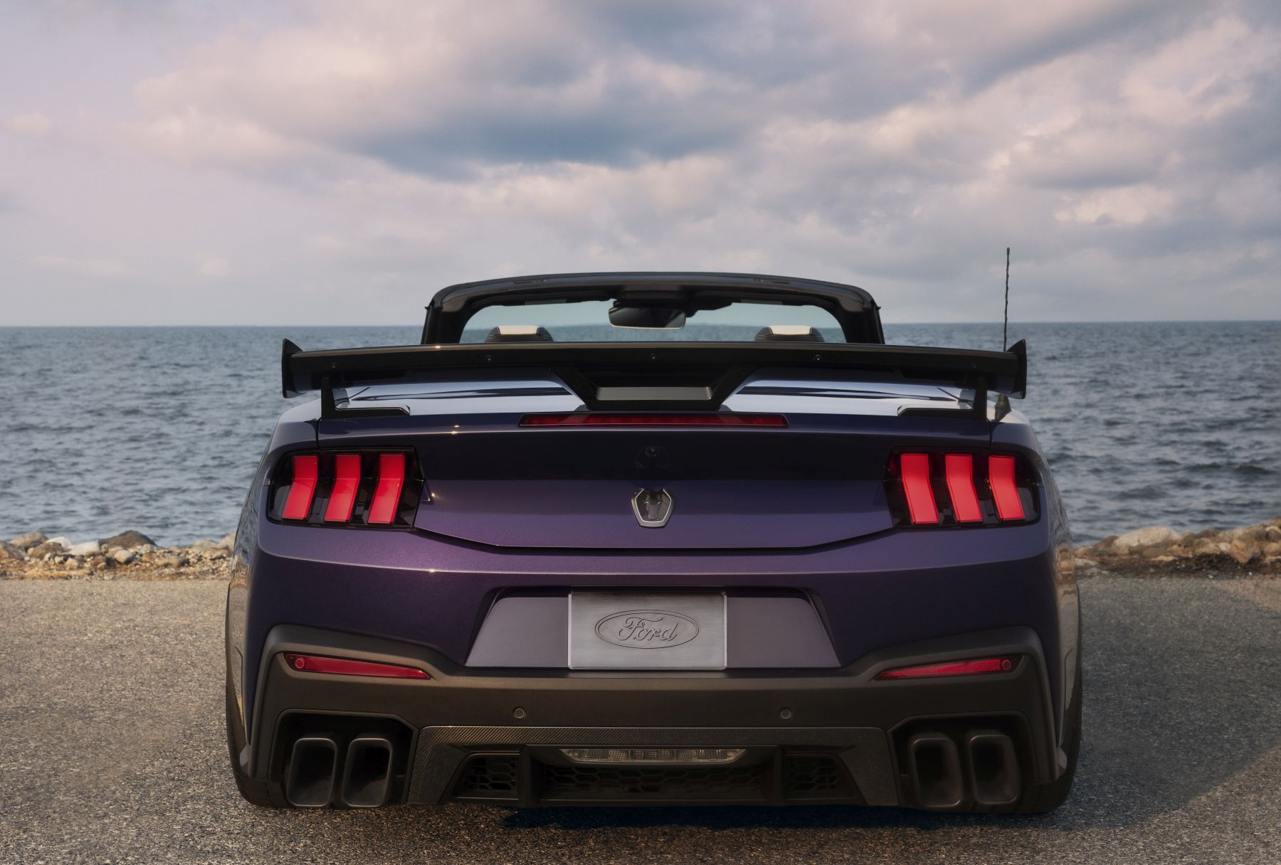 Ford Mustang Dark Horse SCC