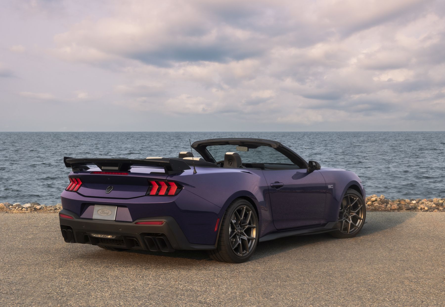 Ford Mustang Dark Horse SCC