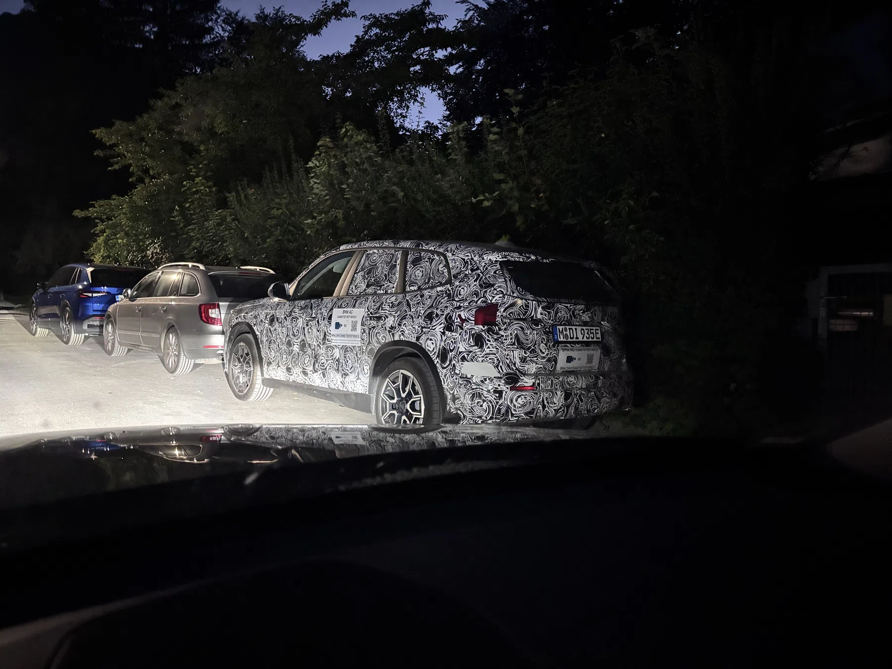Gecamoufleerde BMW