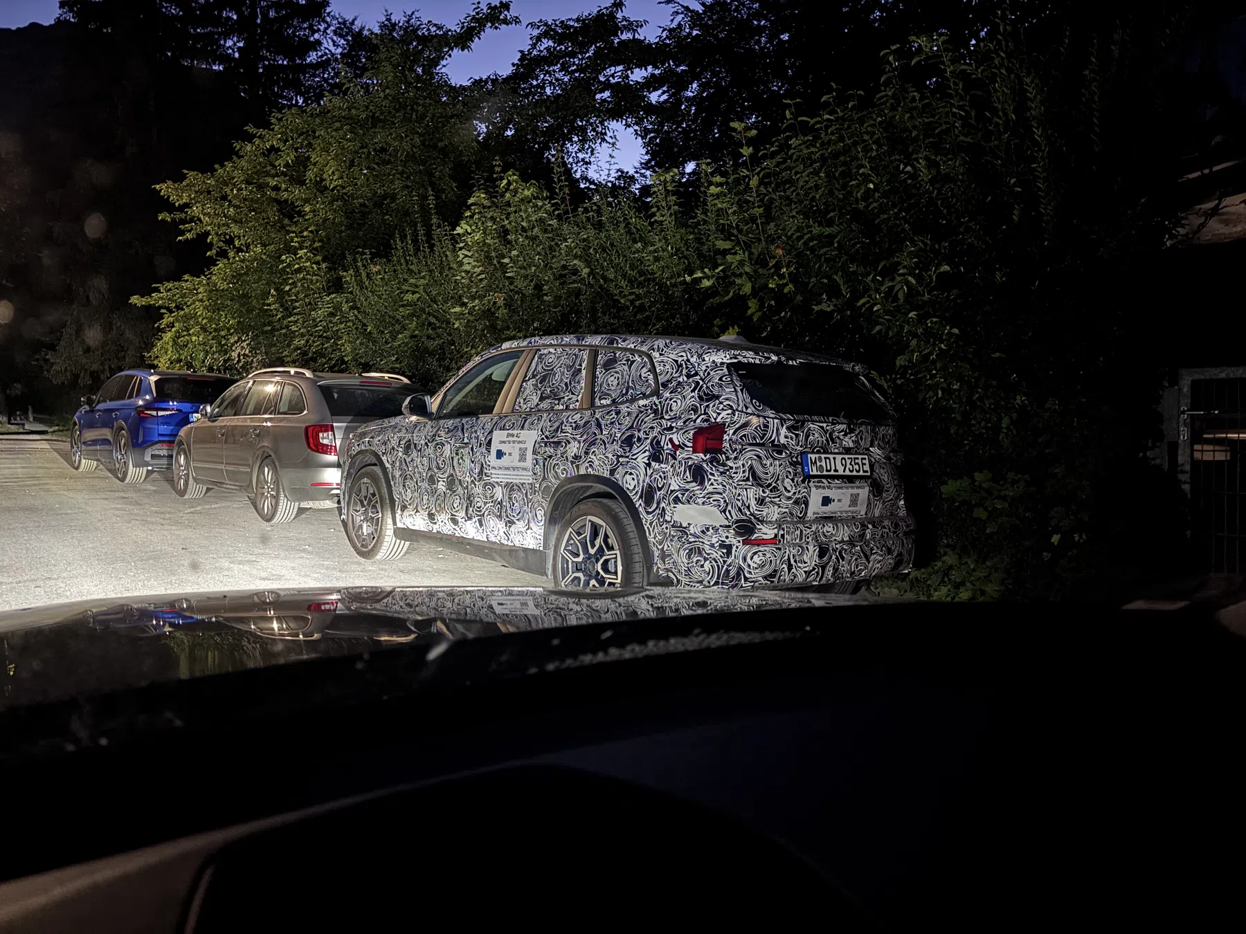 Gecamoufleerde BMW