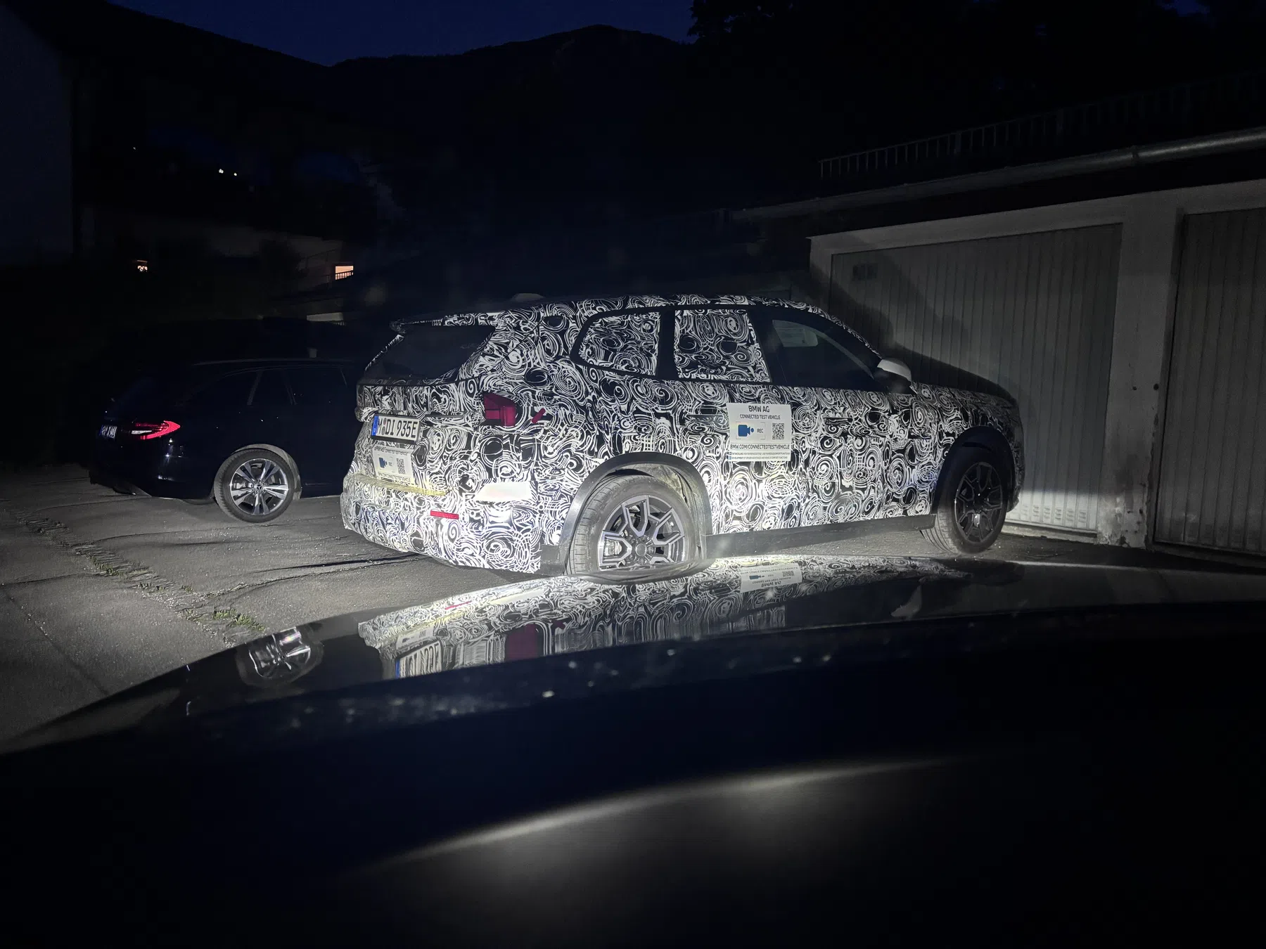 Gecamoufleerde BMW