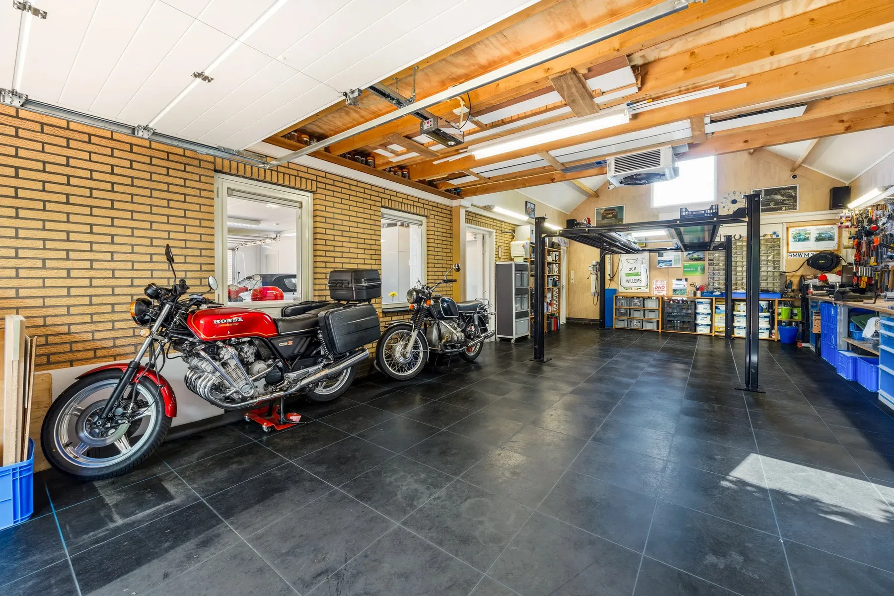 Funda BMW garage