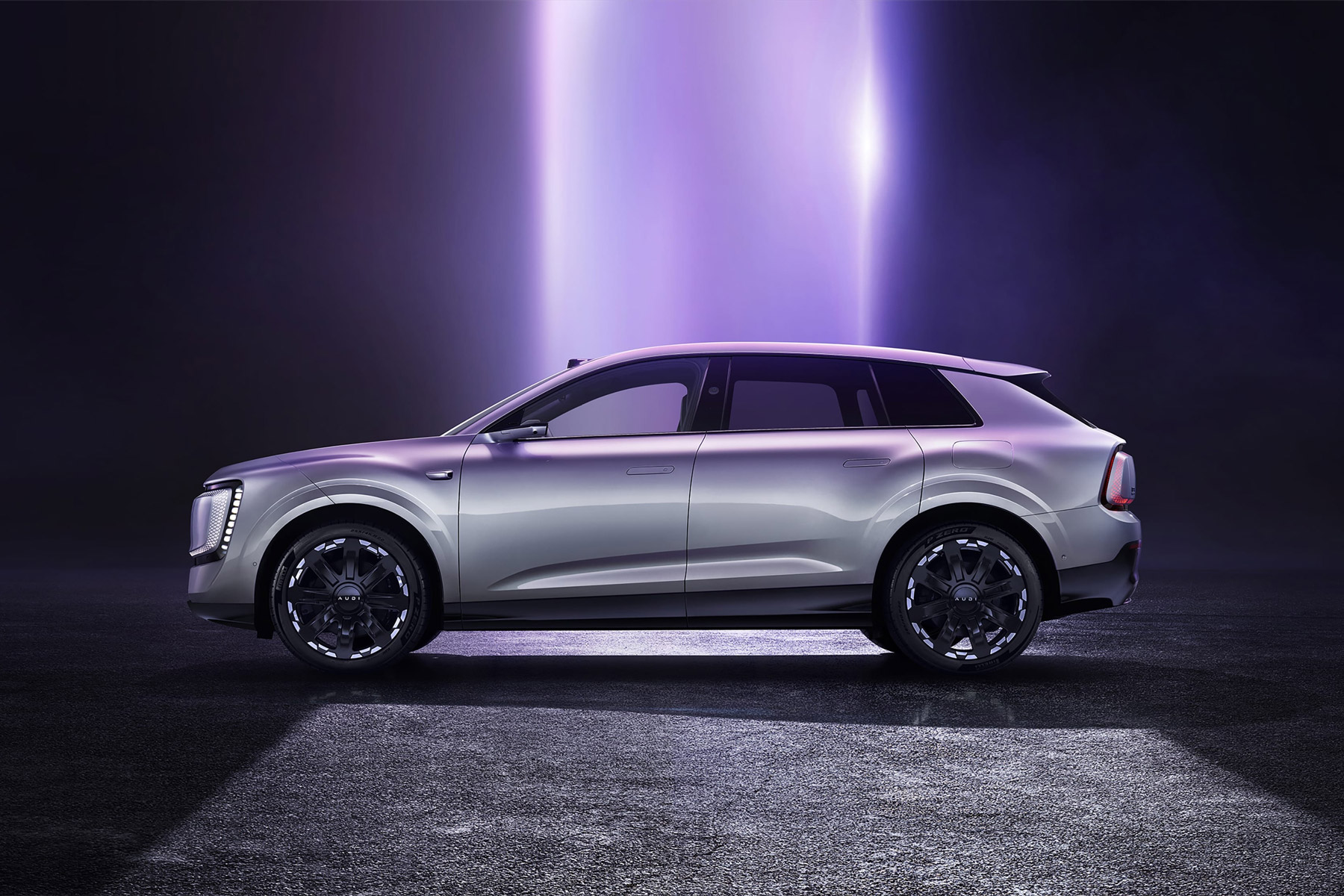 Audi E7X zilver