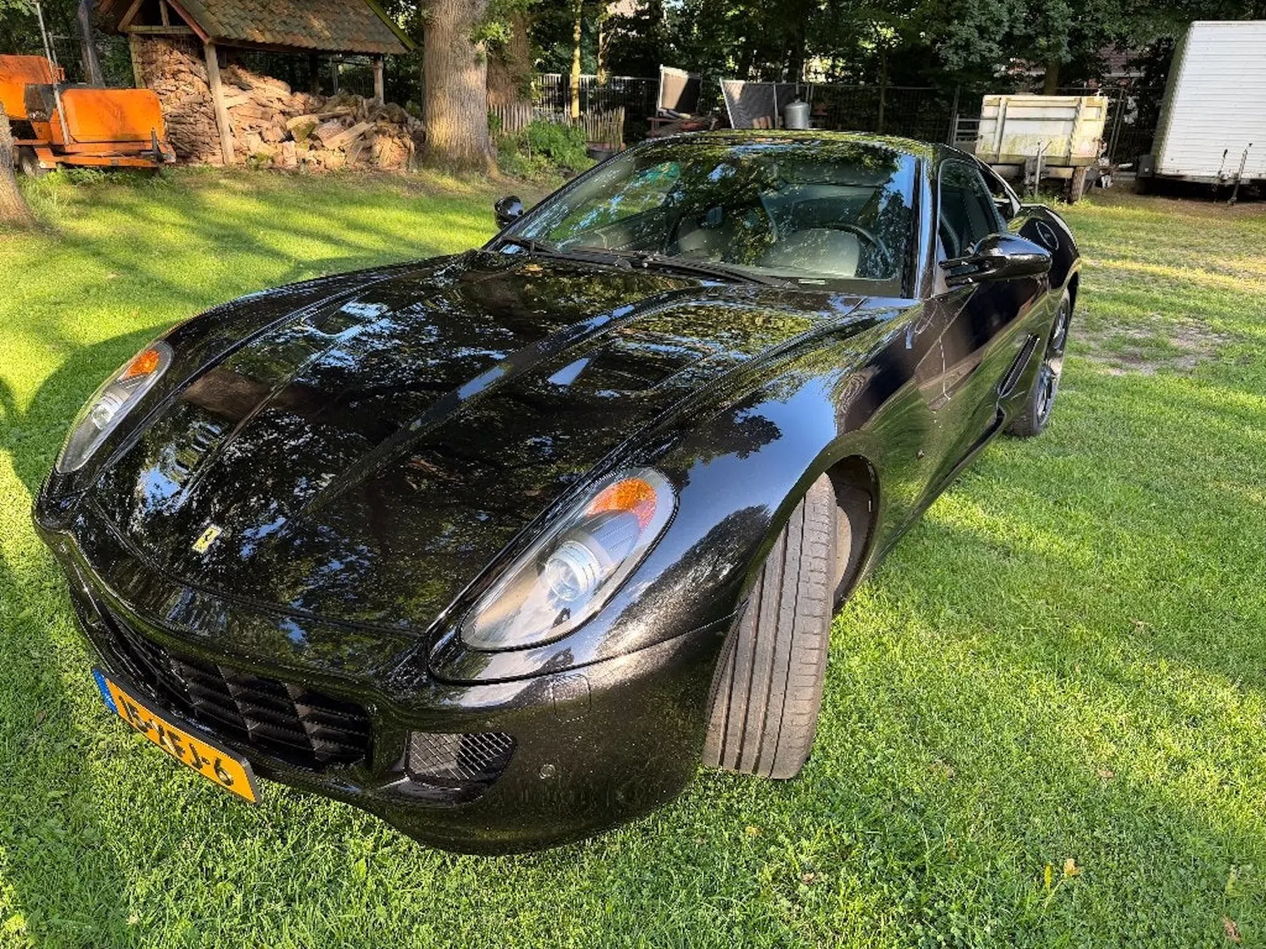 Particulier verkoopt Ferrari op Marktplaats alsof het een Golf 4 is