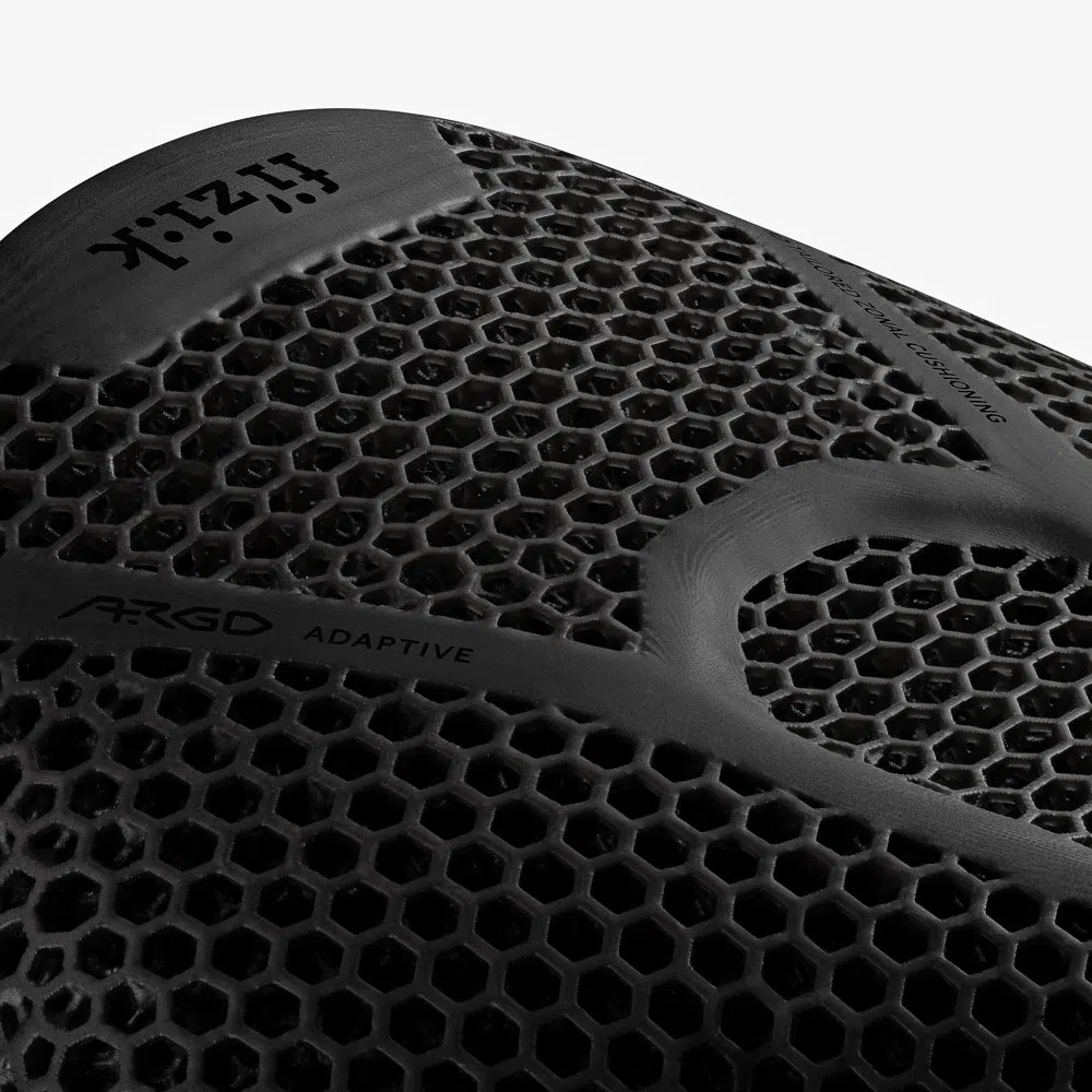 Voorbeeld van een short nose zadel: fizik Vento Argo Adaptive