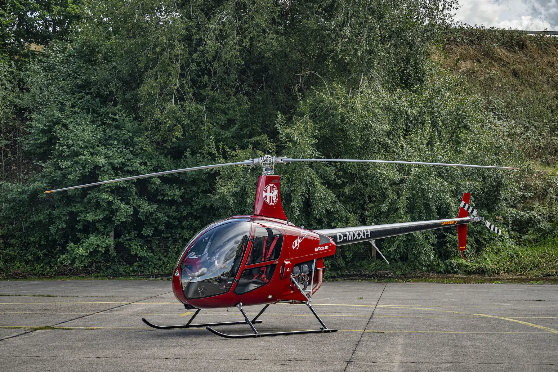 Man met Alfa Romeo-virus bouwt Giulia-helikopter van 3 ton