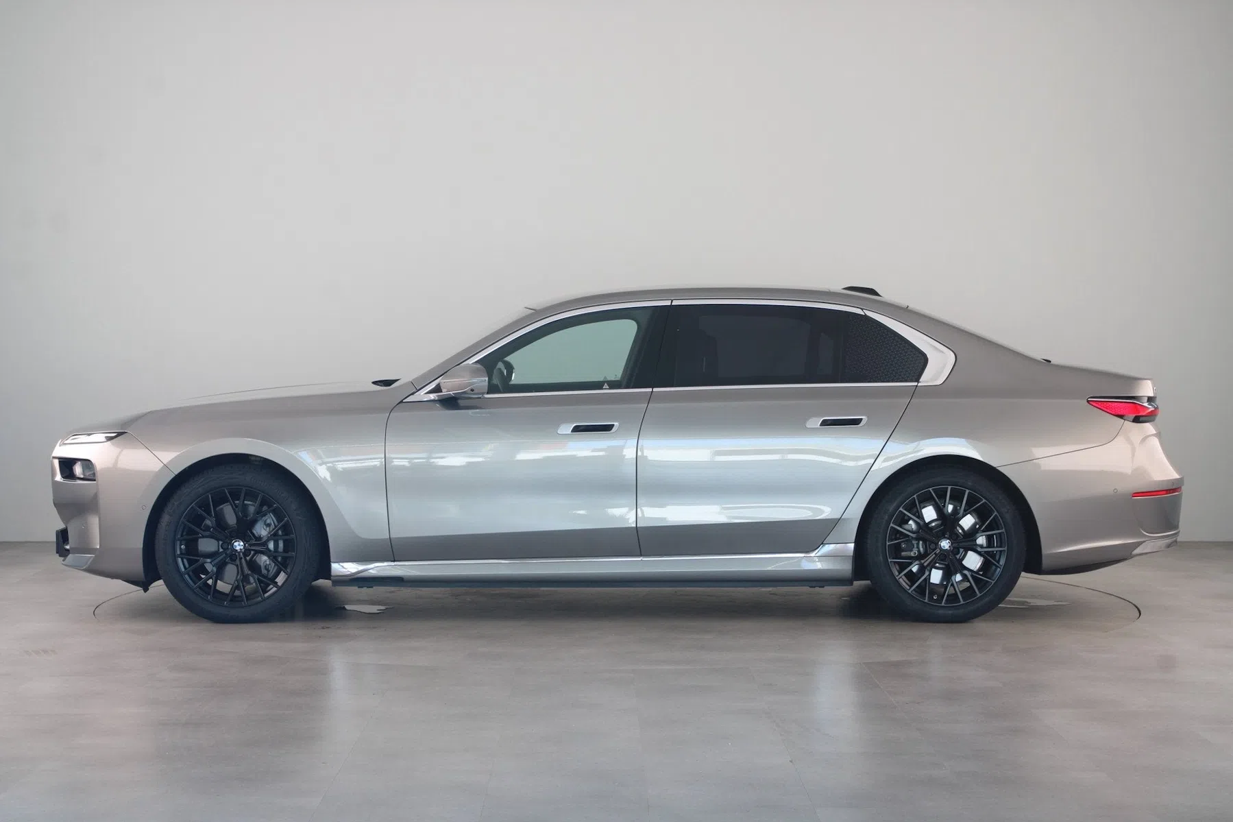 Zo’n belachelijk goedkope BMW i7 koop je nu bij de dealer