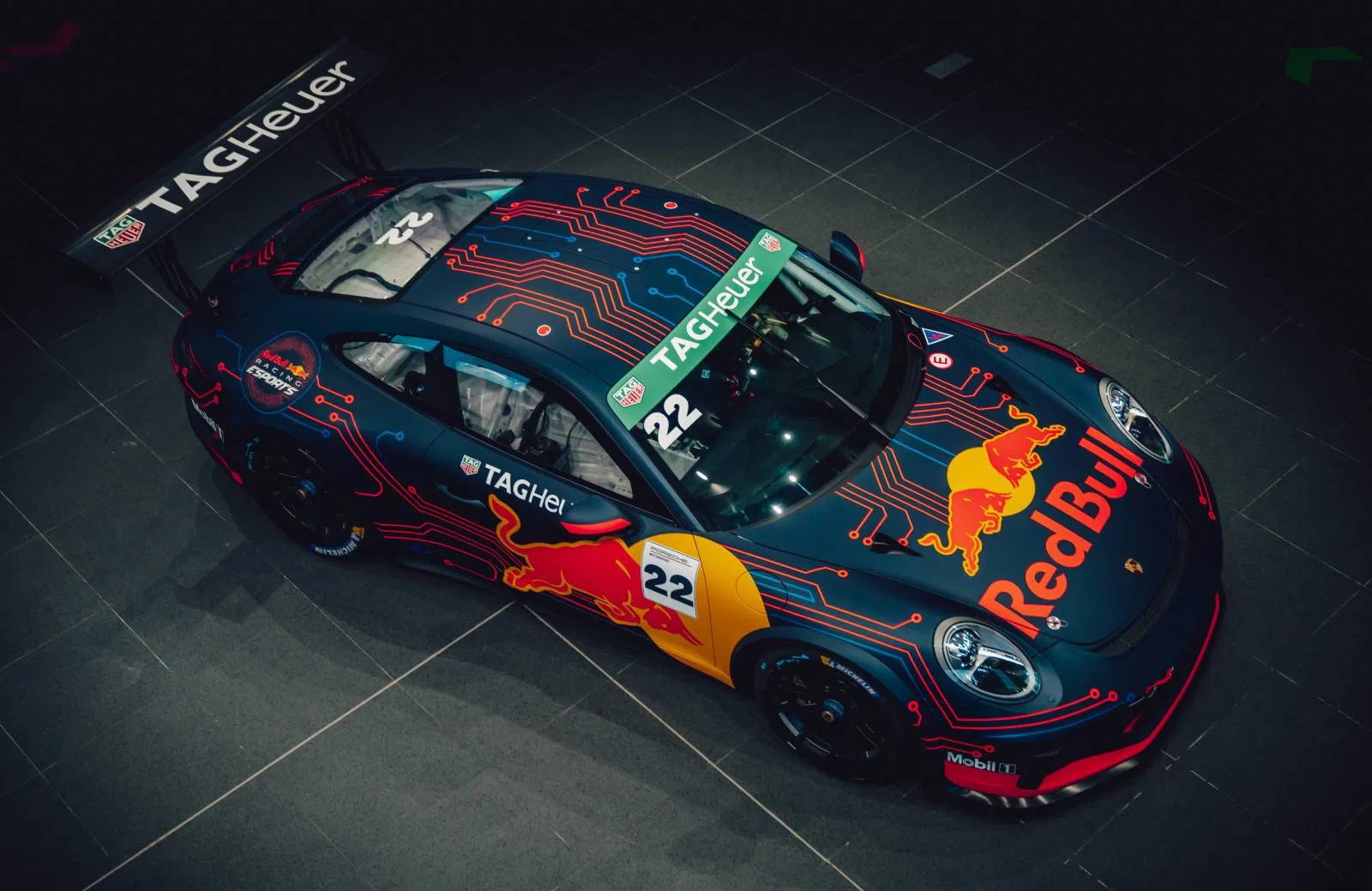Porsche 911 GT3-racer in Red Bull kleuren