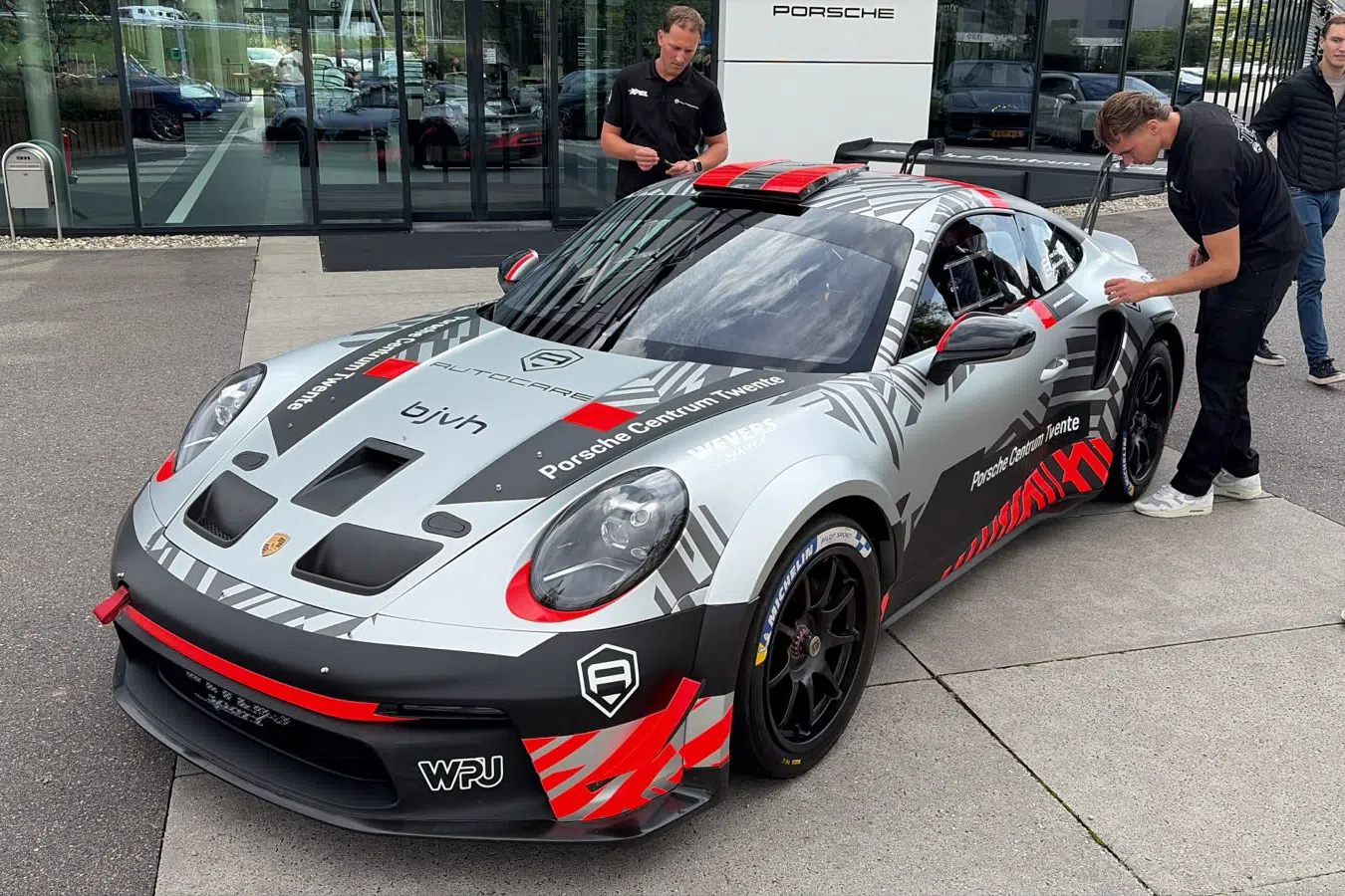 Porsche 992 Rally GT
