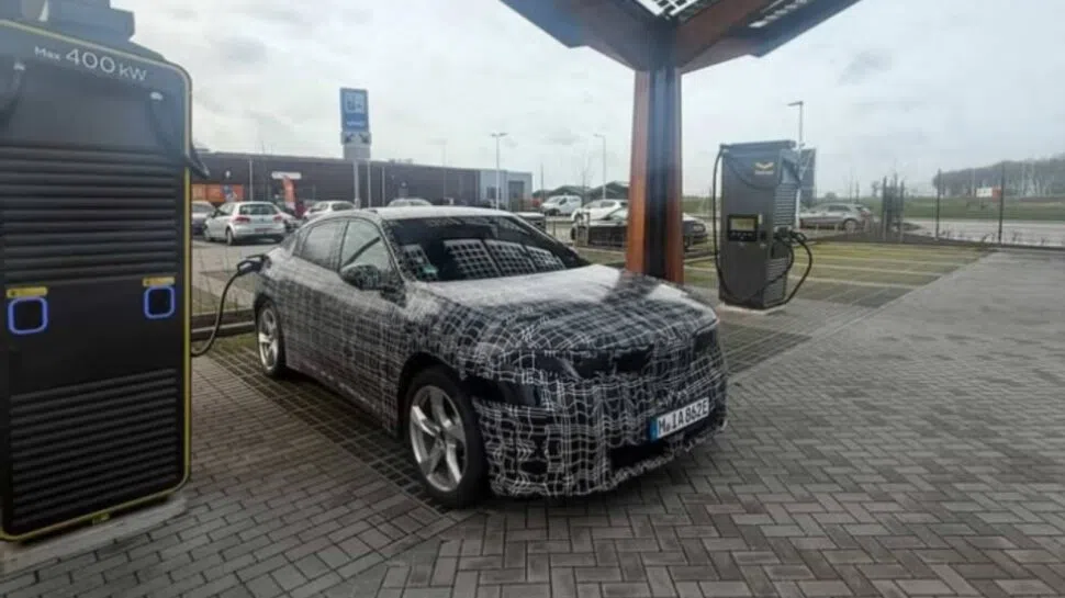 Spot BMW iX4 camouglage