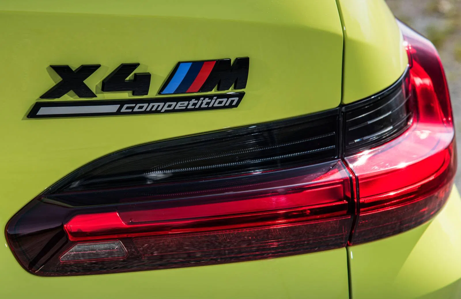 BMW X4M Comp badge
