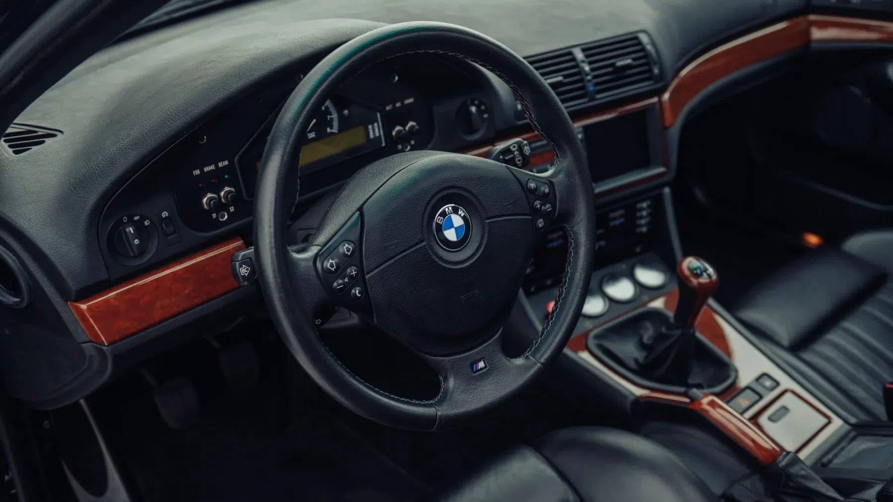 BMW M5 E39 W10
