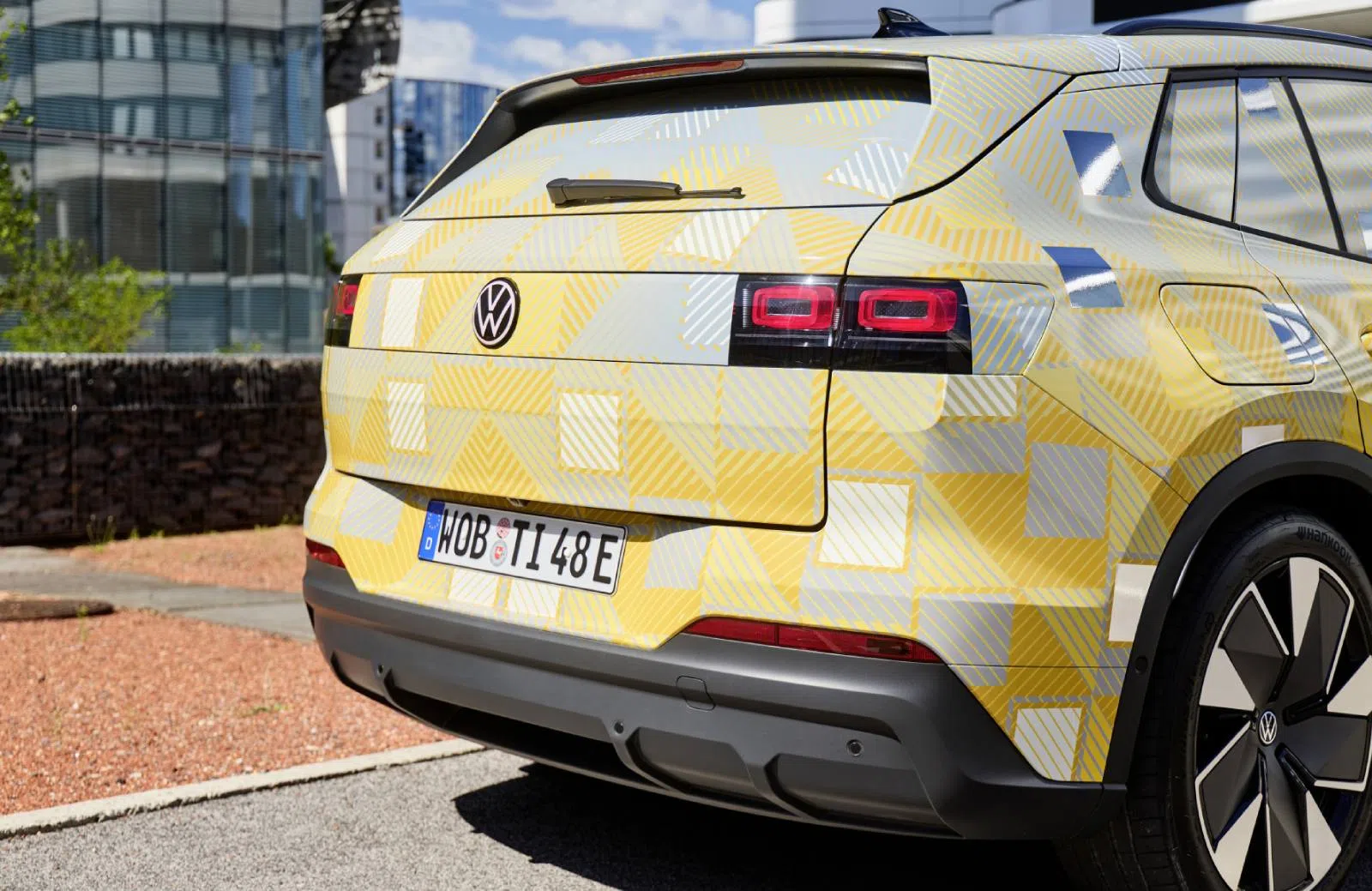 Volkswagen ID. Tiguan camouflage