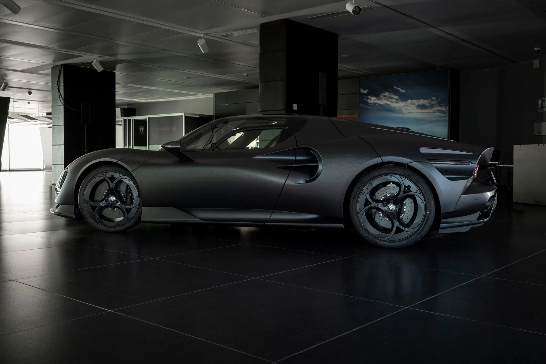 Alfa Romeo 33 Stradale Perla Nera