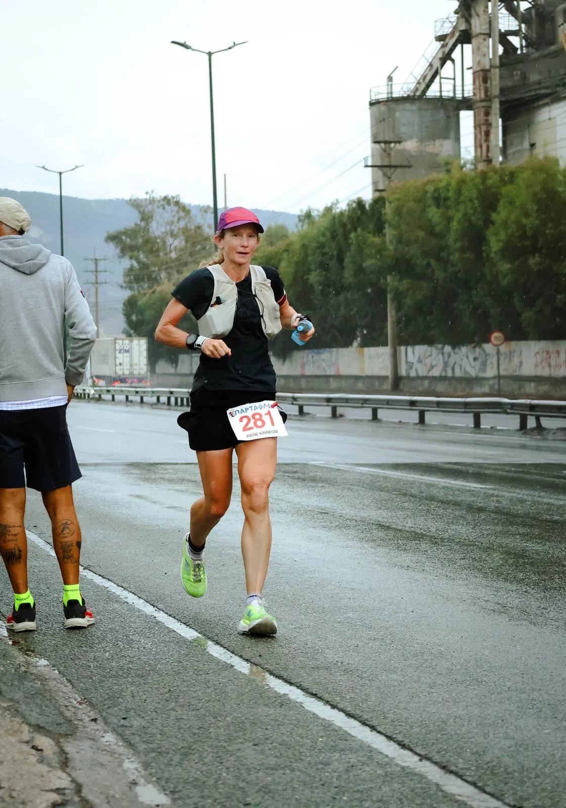 Irene Kinnegim tijdens de Spartathlon