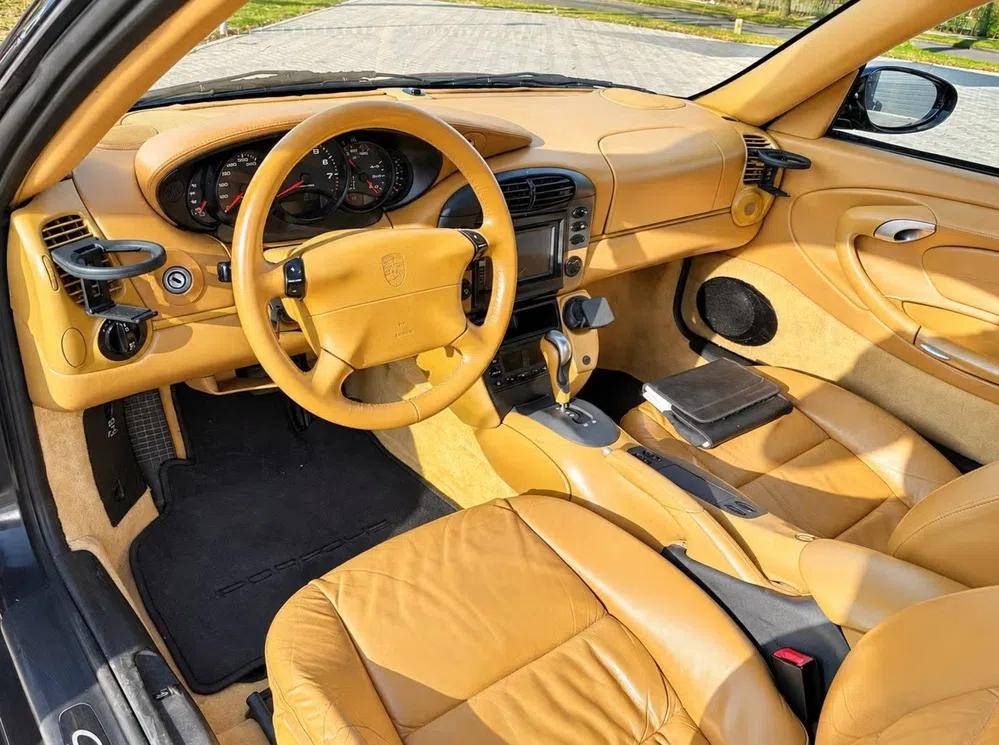 Deze nette Porsche 911 kost geen drol