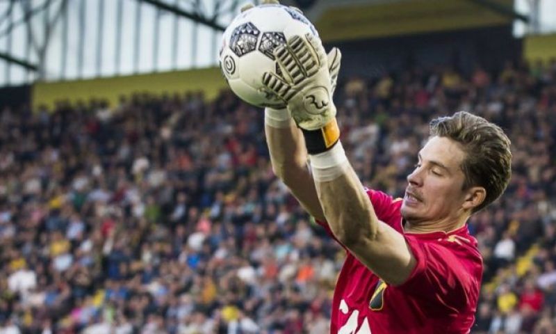'NAC en FC Twente jagen op doelman; concurrentie van Lazio, Roma en Udinese'