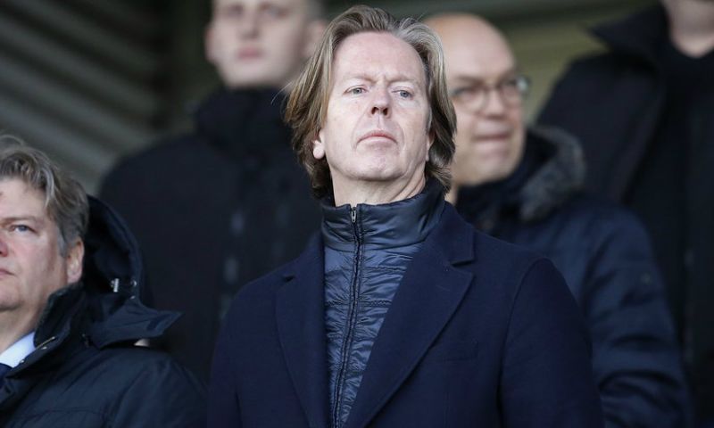 'Opvallend: clubs moeten zwijgen over paspoortgate van Eredivisie-directeur'