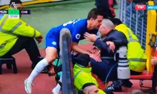 Thumbnail for article: Keihard: Rambo Lukaku beukt kansloze Azpilicueta tegen arme fotograaf aan