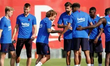 Thumbnail for article: FC Barcelona-spelers 'ontgroenen' Frenkie de Jong op eerste training