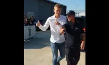 Thumbnail for article: Juventus-fans uit hun dak: De Ligt arriveert in vroege uurtjes voor keuring