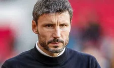 Thumbnail for article: Van Bommel luistert aandachtig naar analyse De Mos: 'Zo Ajax doodsteken'