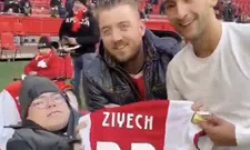 Thumbnail for article: Lief: goedlachse Ziyech meldt zich bij fan in rolstoel, geeft shirt en poseert