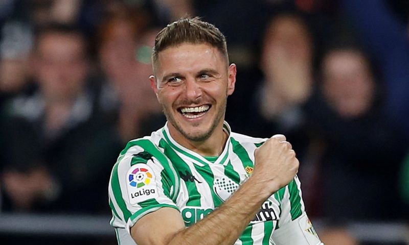 Betis-legende weet maar niet van ophouden en tekent contract tot zijn