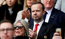 Thumbnail for article: United-fans bekogelen huis voorzitter met vuurwerk: 'Woodward's gonna die'