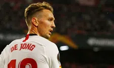 Thumbnail for article: Luuk de Jong en collega's helpen Sevilla-werknemers en staan deel van salaris af