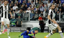 Thumbnail for article: 'Suárez belt zes jaar na bijtincident met toekomstig teamgenoot Chiellini'