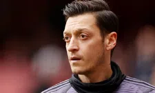 Thumbnail for article: 'Arsenal moet z'n verlies nemen en Özil afkopen, kijk naar wat het ze kost..'