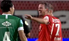 Thumbnail for article: Voetbalhumor: arbiter Gözübüyük doet alsof hij VAR raadpleegt na wereldgoal Brama